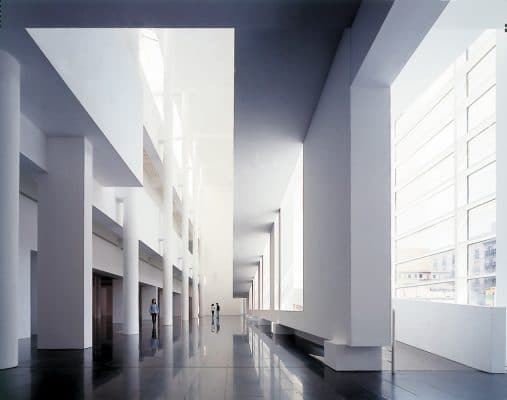 معماری و طراحی داخلی موزه